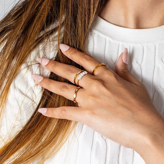 Girls Love Ring