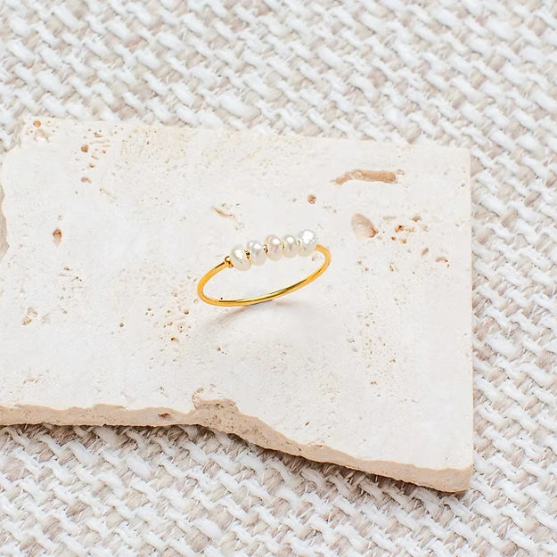 Girls Love Ring