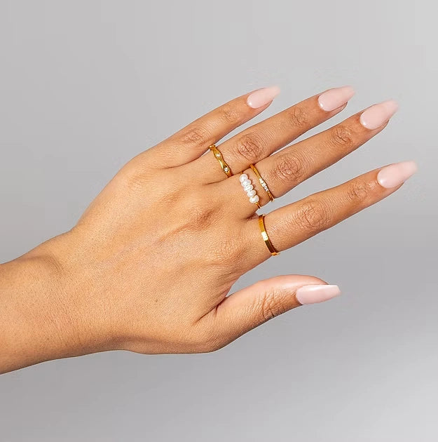 Elegant Gold-plated ring band