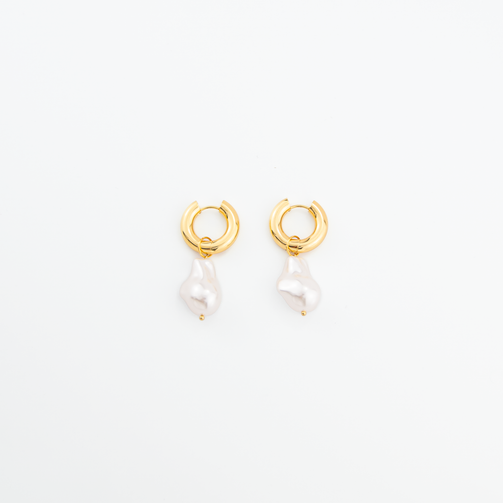Rhea_Gold_Earrings_1