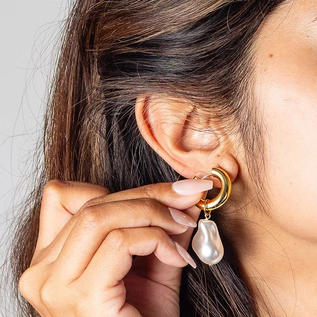 Rhea_Gold_Earrings_4